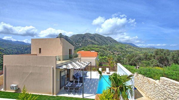 Villa Silentium Ionia: Ansichten, Außen, Draussen, Schwimmbad