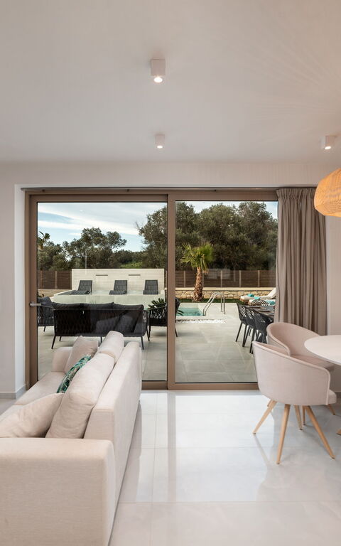 Villa Silentium Olia: Esszimmer, Wohnzimmer