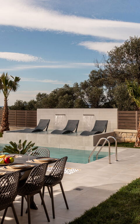 Villa Silentium Olia: Außen, Draussen, Garten, Schwimmbad