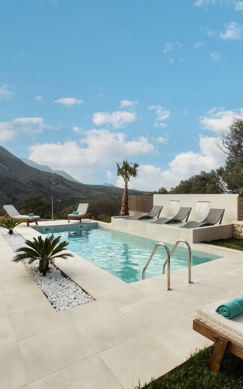 Villa Silentium Olia: Außen, Draussen, Schwimmbad