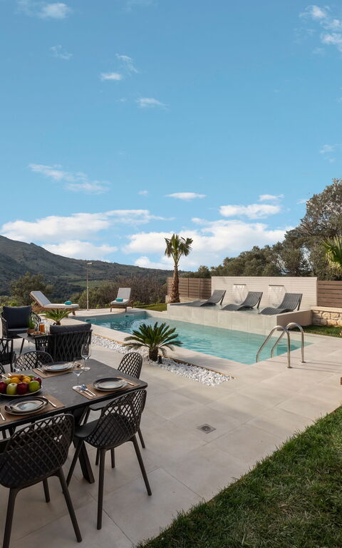 Villa Silentium Olia: Außen, Draussen, Garten, Schwimmbad