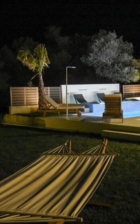 Villa Silentium Olia: Außen, Garten, Schwimmbad