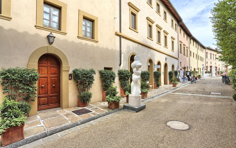 Il Borgo: Außen, Draussen
