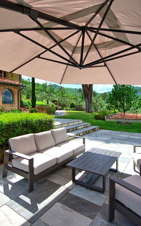 Villa Bellostare: Draussen, Garten