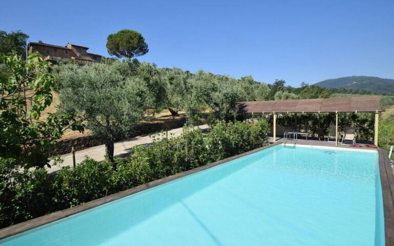 Bello Stare: Außen, Draussen, Schwimmbad