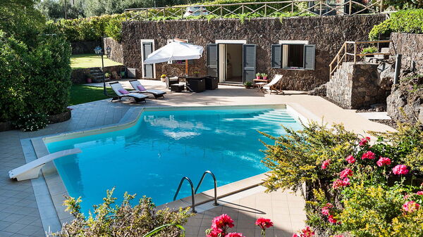 Villa Montefiore: Außen, Draussen, Schwimmbad