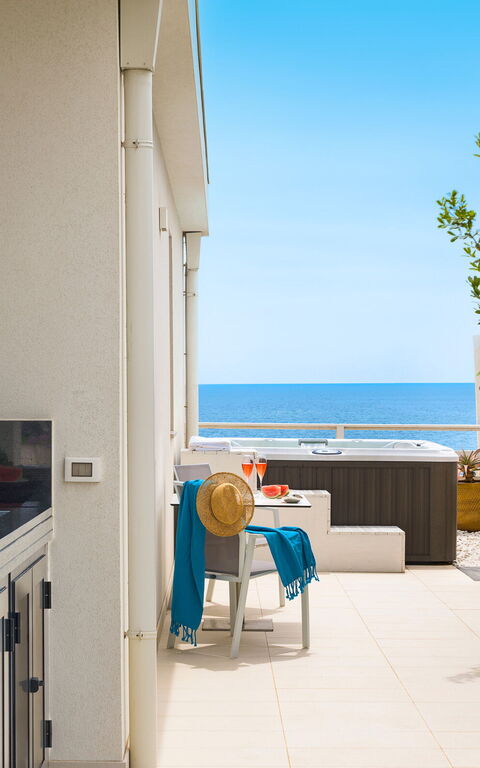 Villa Hermes: Ansichten, Draussen, Sommer