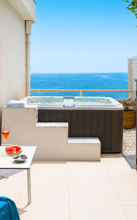 Villa Hermes: Ansichten, Draussen, Sommer