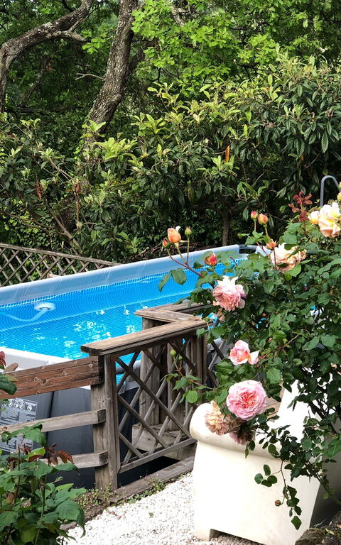 La Nocciola: Draussen, Schwimmbad