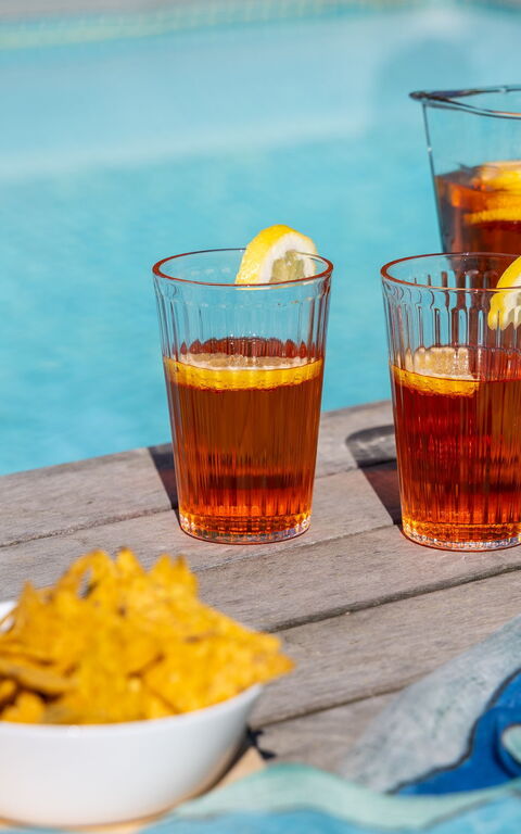 La Nocciola: Draussen, Schwimmbad