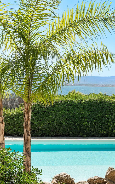 Villa Madda: Draussen, Schwimmbad