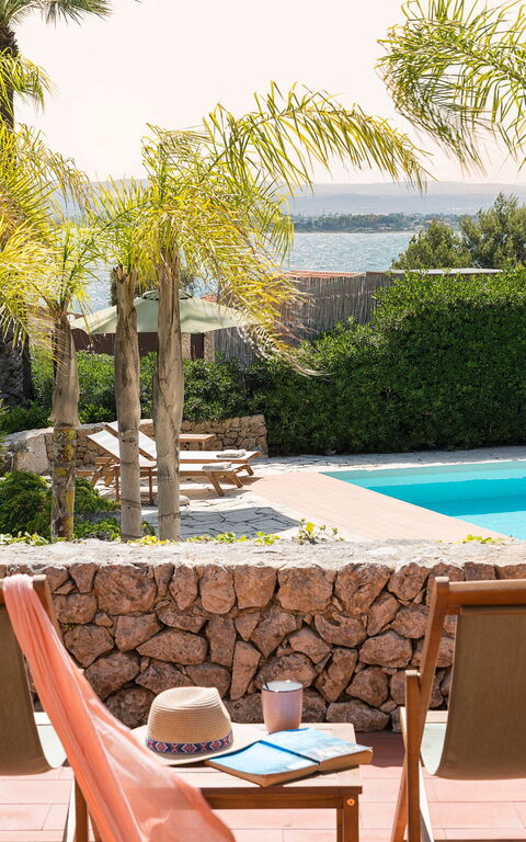 Villa Madda: Draussen, Schwimmbad