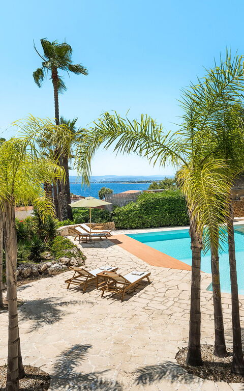 Villa Madda: Draussen, Schwimmbad