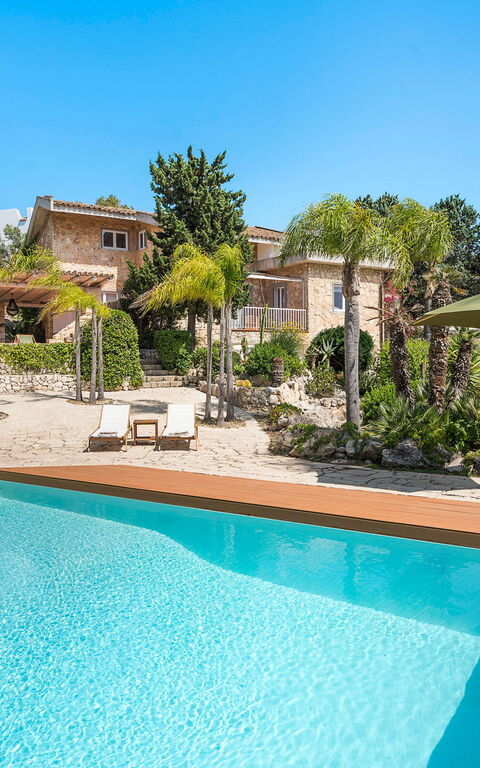 Villa Madda: Draussen, Schwimmbad