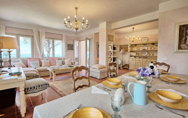 Casarosa Di Mariasole: Esszimmer, Wohnzimmer