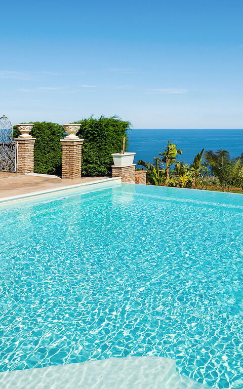 Buena Vista: Außen, Draussen, Schwimmbad