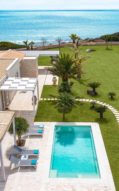 Villa Azulea: Ansichten, Außen, Draussen, Garten, Schwimmbad