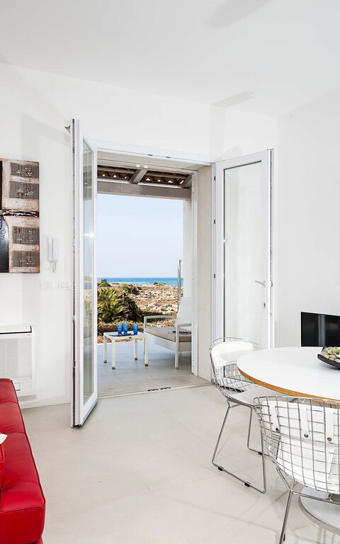 Villa Capo Passero: Küche, Wohnzimmer