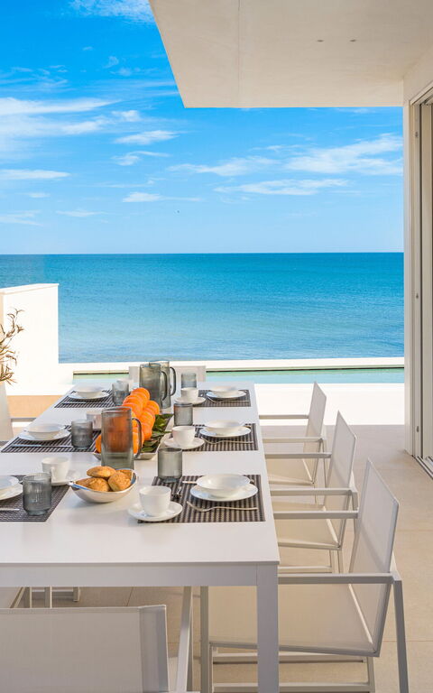 Bedda Matri: Ansichten, Außen, Balkon / Terrasse / Patio, Draussen, Essen, Schwimmbad