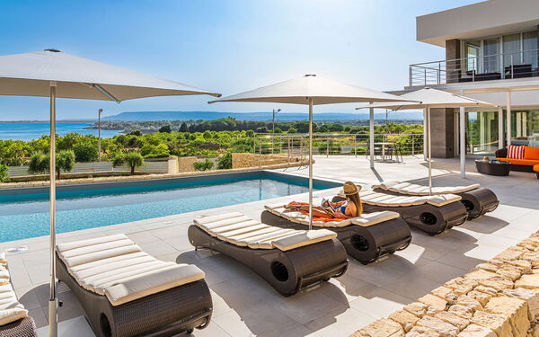 Villa Anna Plemmirio: Außen, Draussen, Schwimmbad