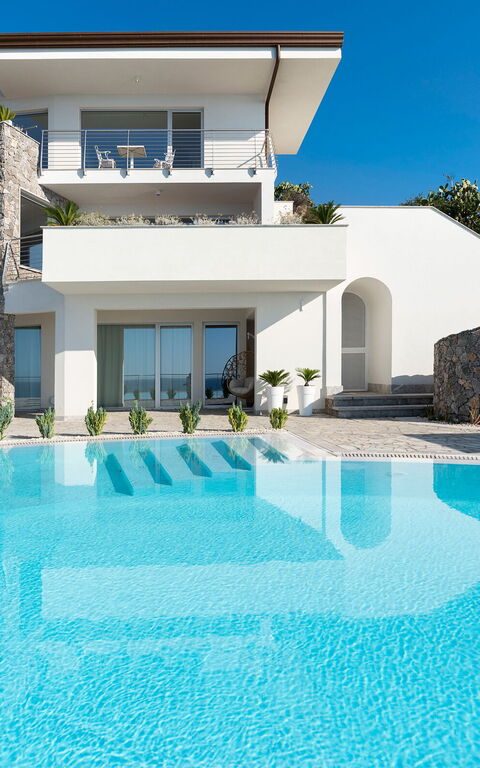 Baya Bella: Außen, Draussen, Schwimmbad