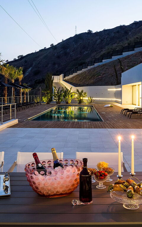 Villa Alexandra: Ansichten, Außen, Draussen, Essen