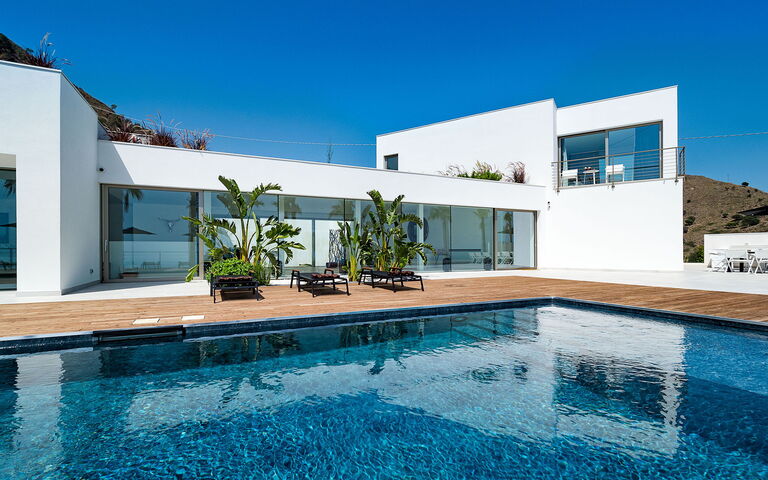 Villa Alexandra: Ansichten, Außen, Draussen, Schwimmbad