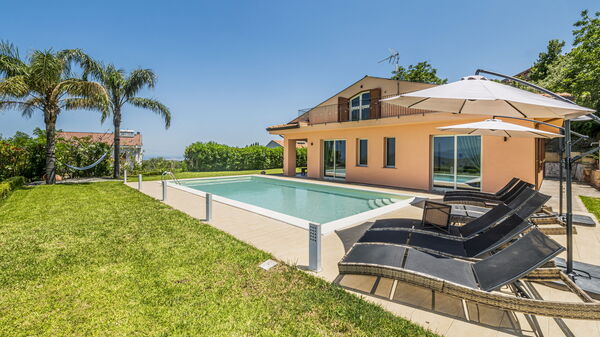 Villa Malu: Außen, Draussen, Garten, Schwimmbad