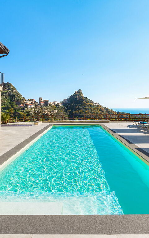 Zagara Bianca: Außen, Draussen, Schwimmbad