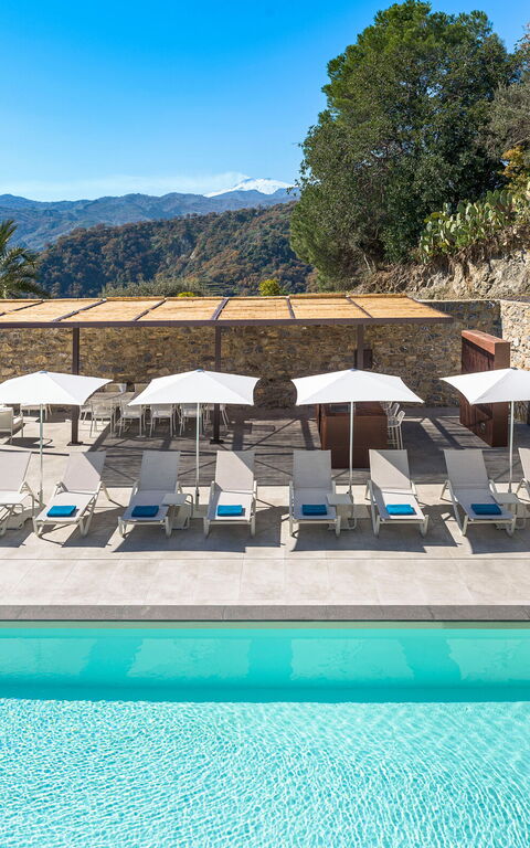 Zagara Bianca: Außen, Draussen, Schwimmbad