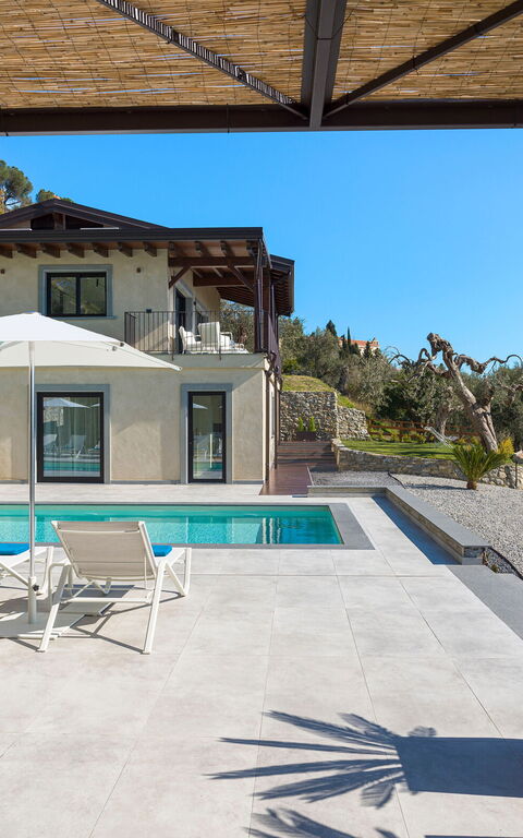 Zagara Bianca: Außen, Draussen, Schwimmbad