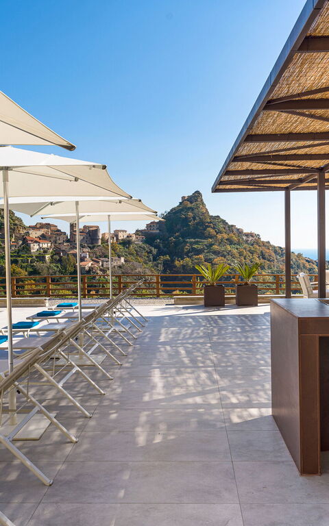 Zagara Bianca: Außen, Draussen, Schwimmbad