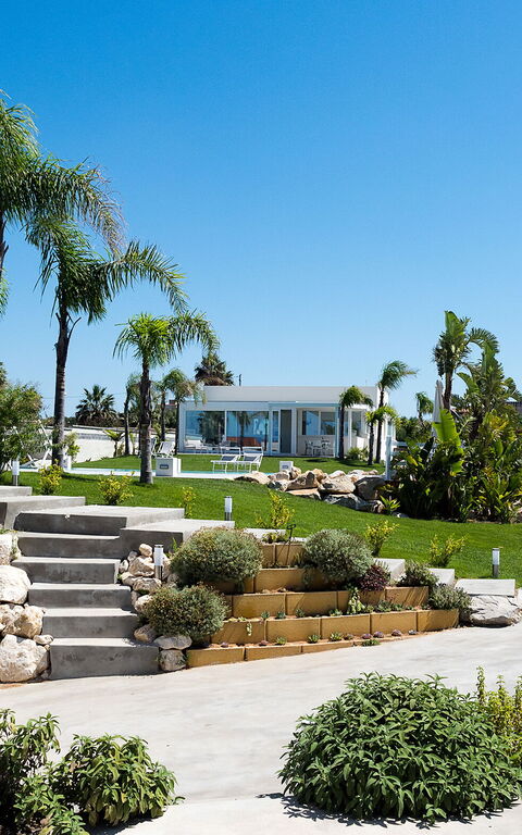 Diantha: Außen, Draussen, Garten, Haupteingang