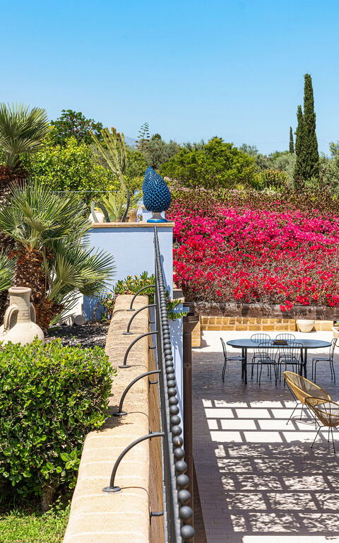 Pigna Blue: Außen, Draussen