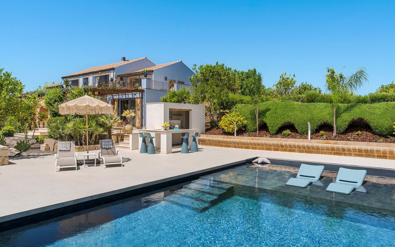 Pigna Blue: Außen, Draussen, Schwimmbad