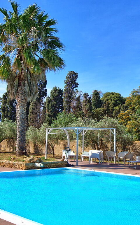 Villa Maraus: Außen, Draussen