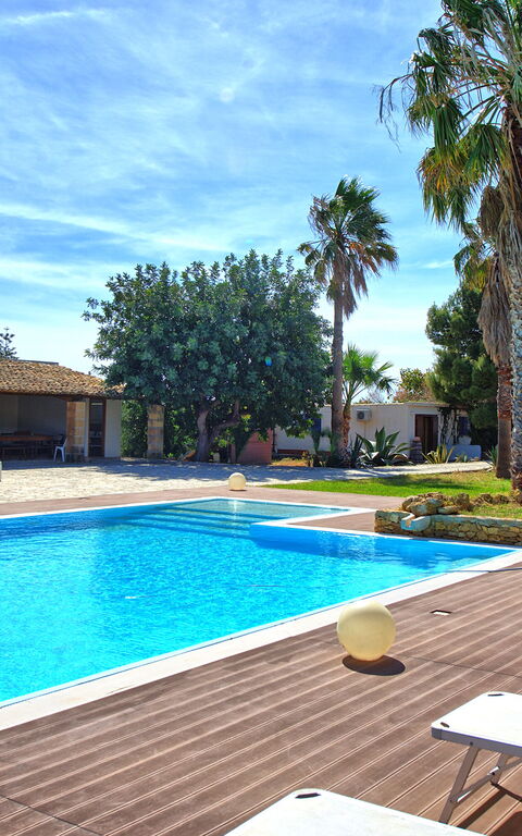 Villa Maraus: Außen, Draussen