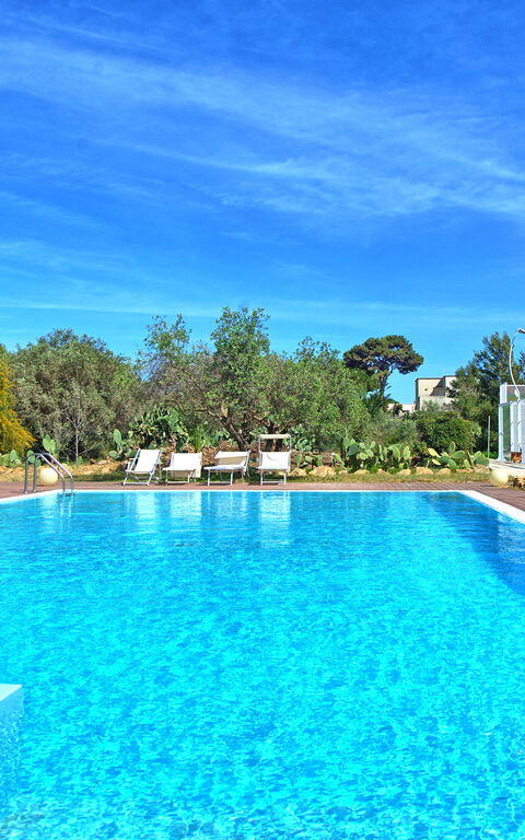 Villa Maraus: Außen, Draussen