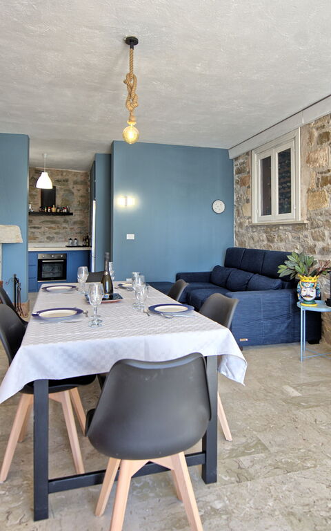 Villa Maraus: Esszimmer, Wohnzimmer