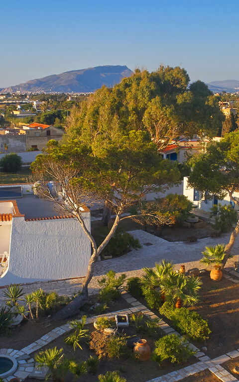 Villa Maraus: Ansichten, Außen, Draussen, Garten