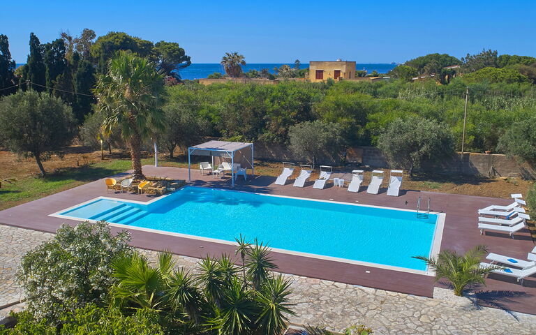 Villa Maraus: Außen, Draussen, Schwimmbad