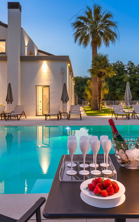 Villa Gianos: Außen, Draussen, Schwimmbad