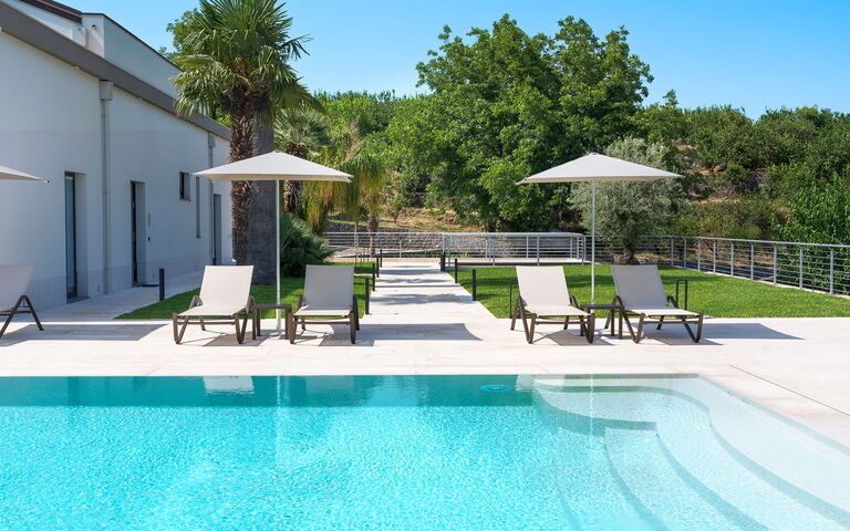 Villa Gianos: Außen, Draussen, Schwimmbad