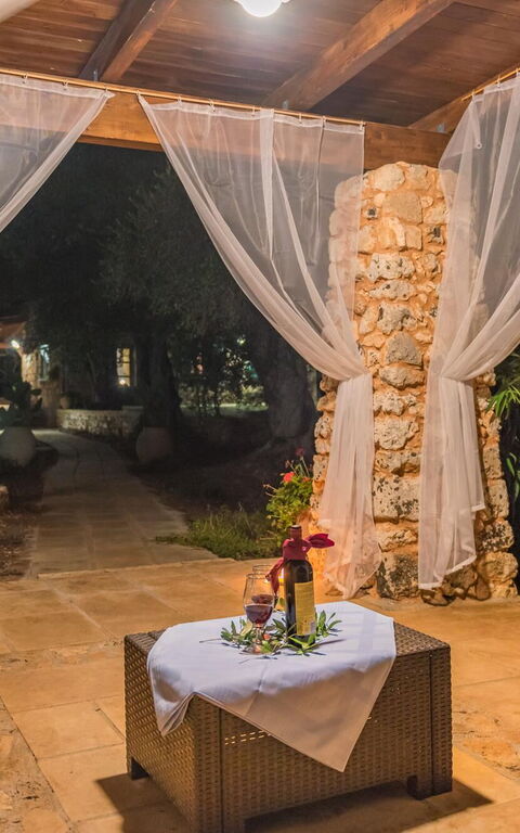 Villa Astrea: Balkon / Terrasse / Patio, Draussen, Garten