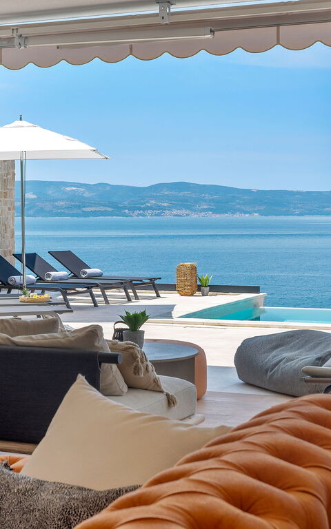 Villa Sea Breeze: Wohnzimmer