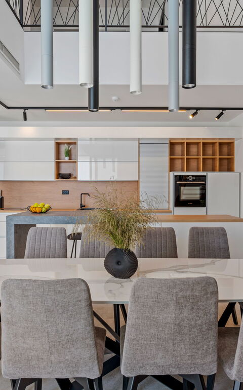 Villa Loma: Esszimmer, Küche