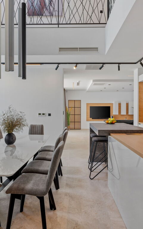 Villa Loma: Esszimmer, Küche