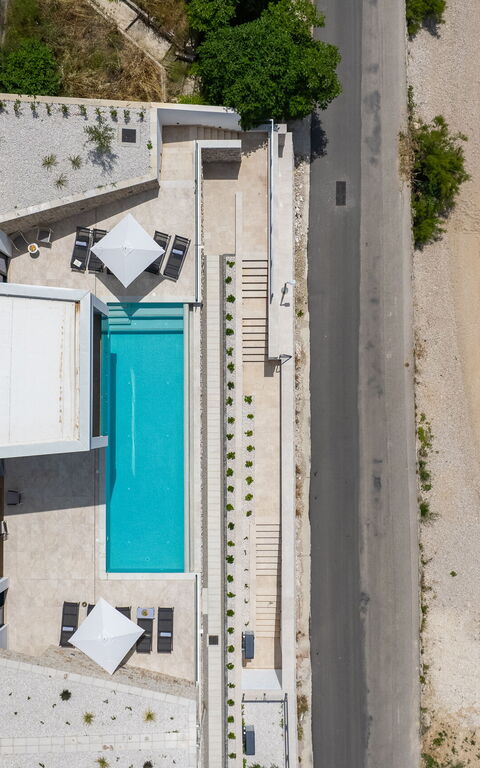 Villa Loma: Ansichten, Außen, Schwimmbad