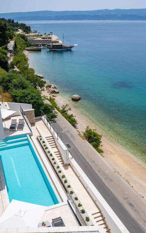 Villa Loma: Ansichten, Außen, Schwimmbad