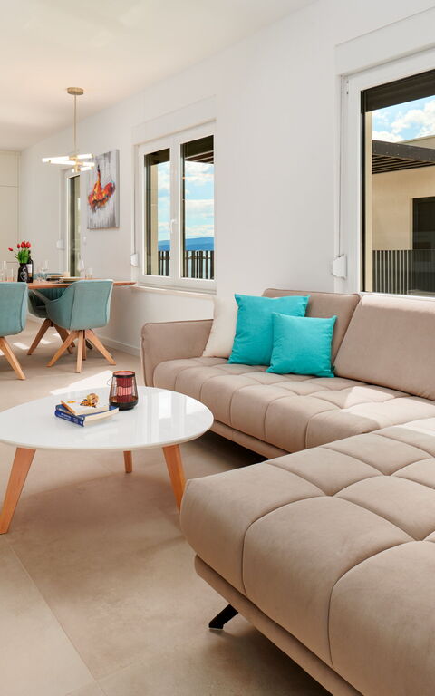 Villa Stella: Esszimmer, Küche, Wohnzimmer